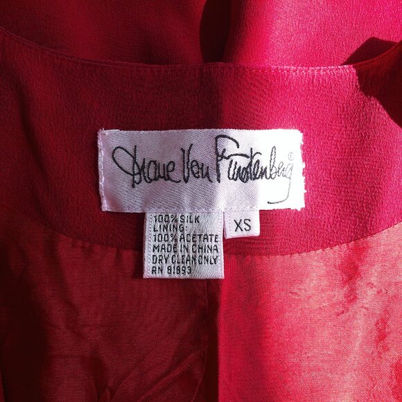 Diane Von Furstenberg, Red Vest, 100% silk, with embroidered detail - Picture 11 of 11